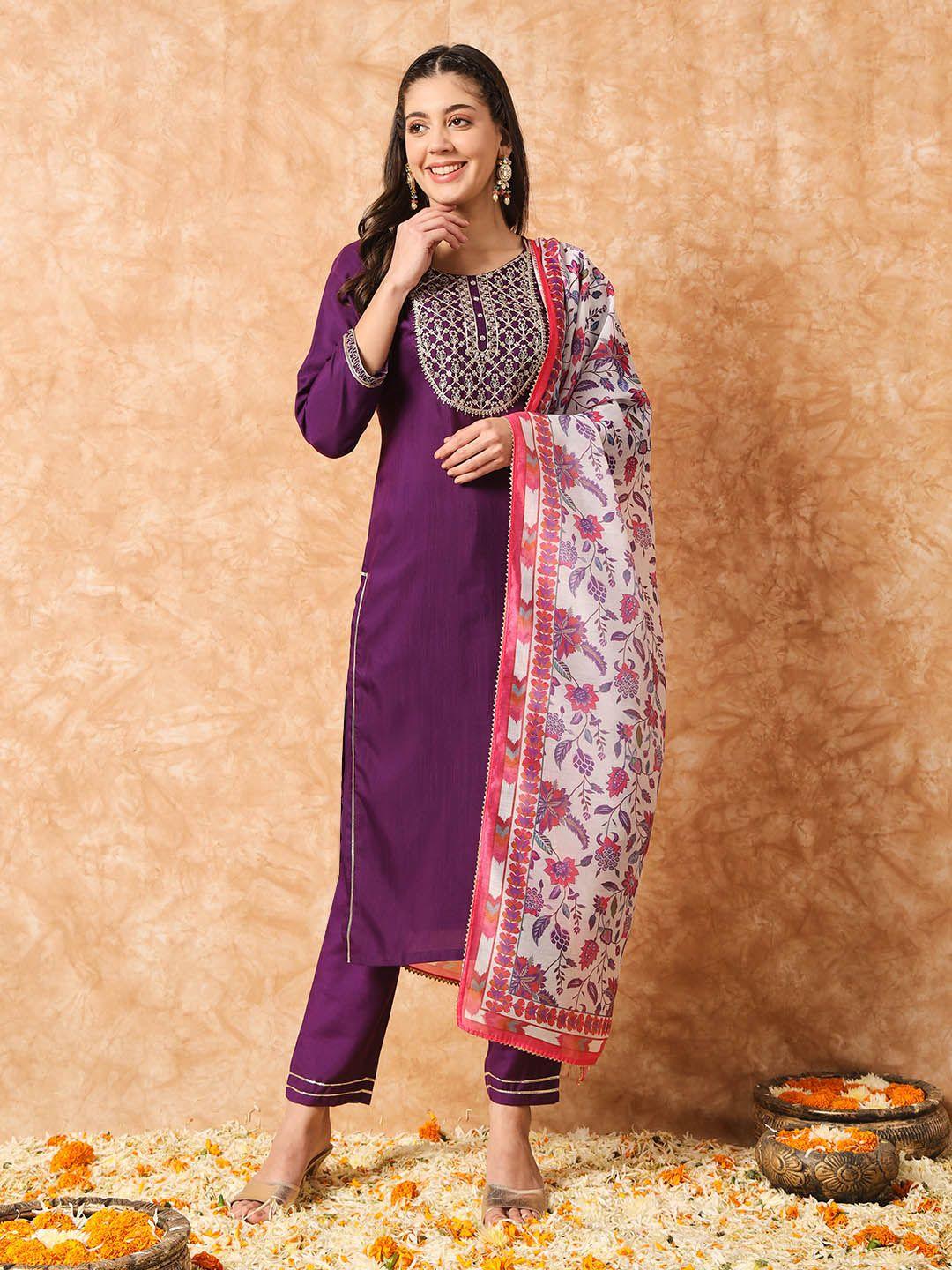 navlik-floral-embroidered-regular-kurta-with-trousers-&-with-dupatta