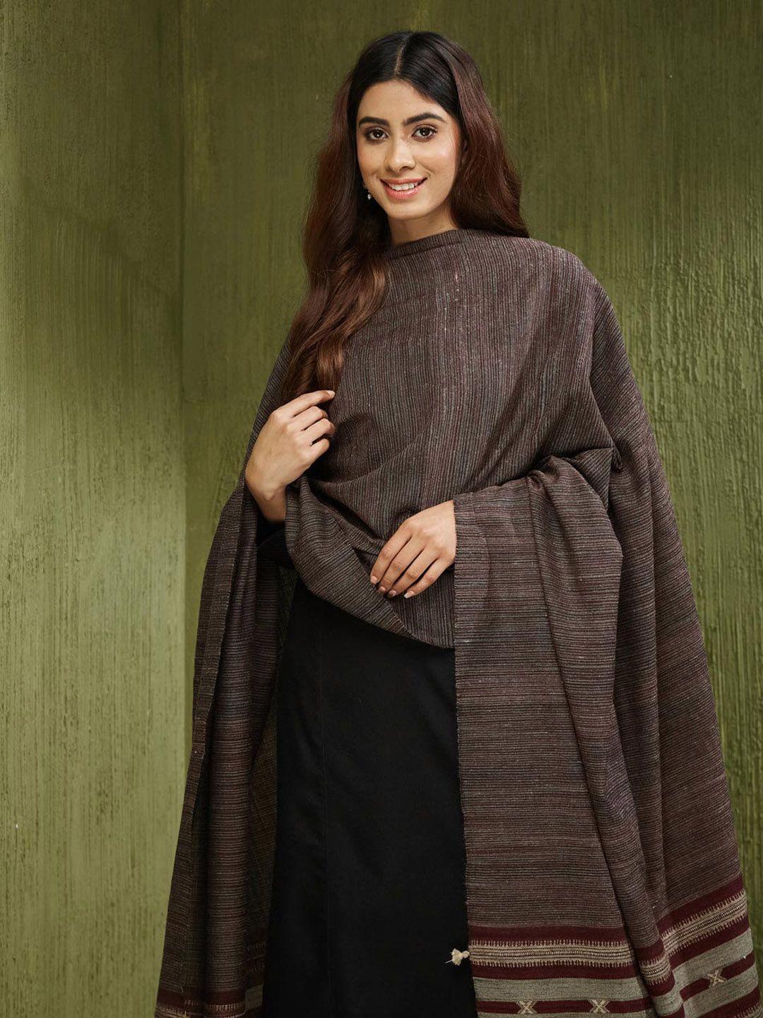 fabindia-geometric-woven-design-tasseled-shawl