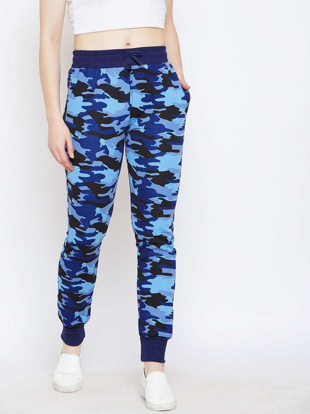 crease-&-clips-women-blue-&-black-camouflage-printed-slim-fit-joggers