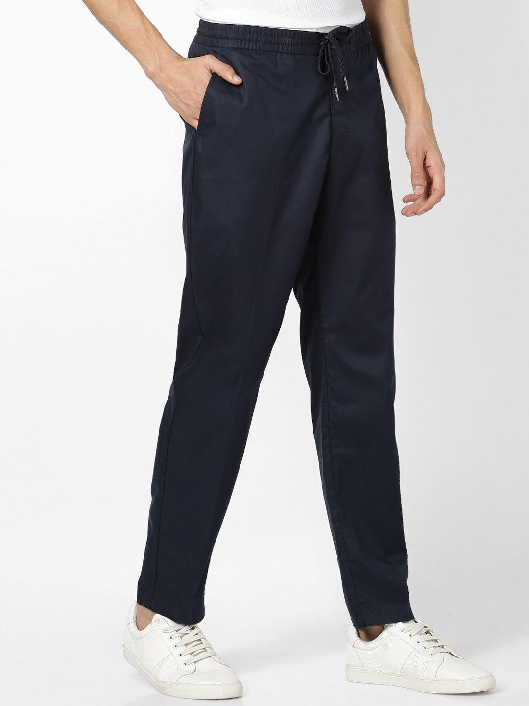 celio-men-navy-blue-straight-fit-solid-regular-trousers