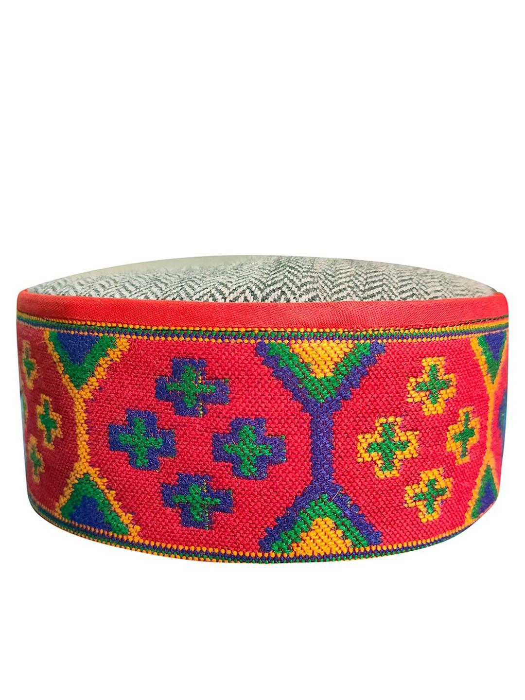 vastraa-fusion-unisex-red-&-green-embroidered-medium-braided-himachali-kullu-topi