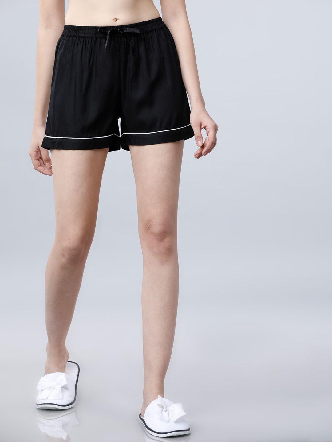 tokyo-talkies-women-black-&-white-printed-lounge-shorts