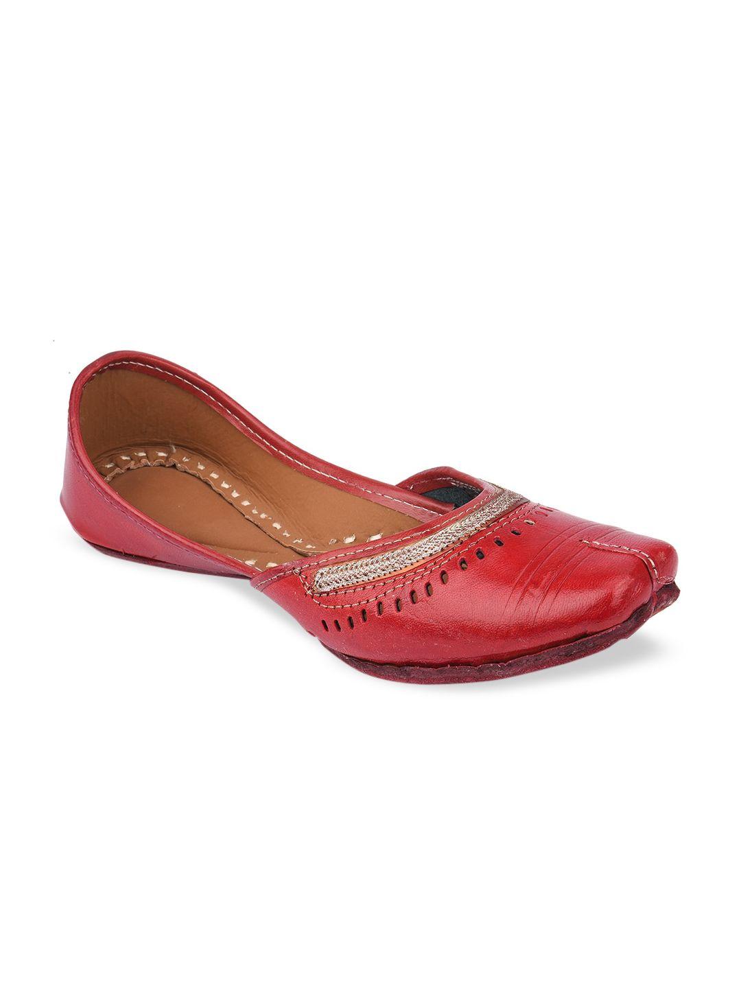 desi-colour-women-red-embellished-mojaris-with-laser-cuts-flats