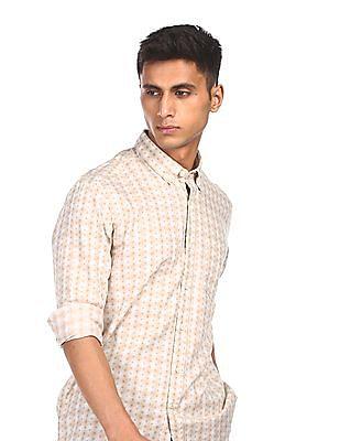 men-beige-button-down-collar-printed-casual-shirt