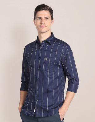 cutaway-collar-vertical-stripe-shirt