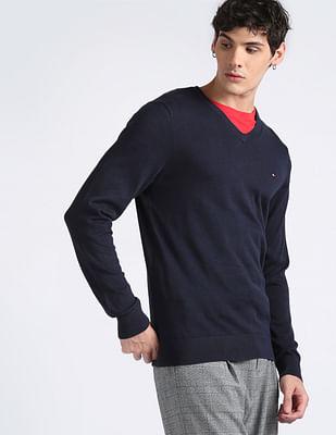 v-neck-essential-logo-sweater