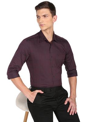 men-plum-manhattan-slim-fit-windowpane-check-formal-shirt