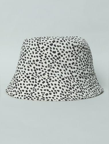 light-beige-animal-print-bucket-hat
