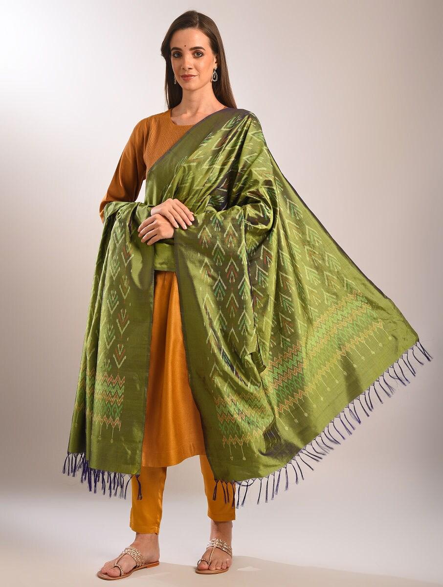 women-green-silk-ikat-dupatta