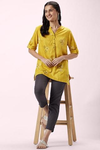 yellow-printed-casual-3/4th-sleeves-mandarin-women-regular-fit-tunic