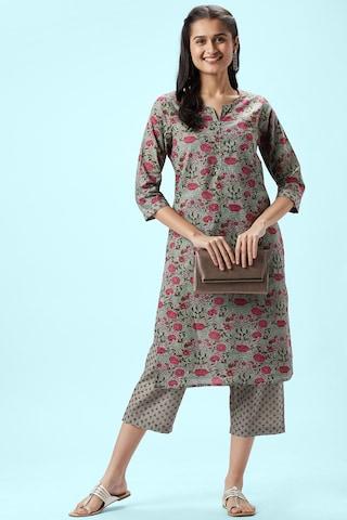 grey-printed-ethnic-round-neck-3/4th-sleeves-knee-length-women-regular-fit-kurta-pant-set