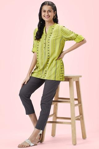green-printed-casual-3/4th-sleeves-mandarin-women-regular-fit-tunic