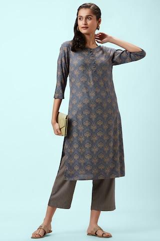 charcoal-printed-ethnic-round-neck-3/4th-sleeves-calf-length-women-regular-fit-kurta-pant-set