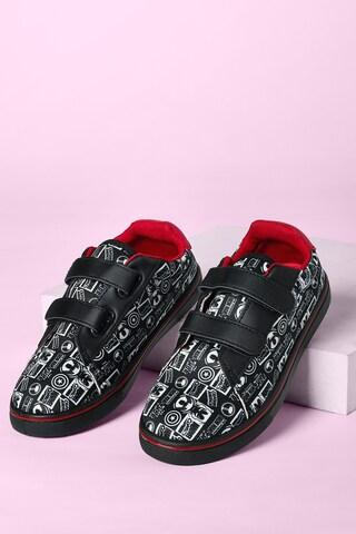 black-printeded-casual-boys-character-shoes