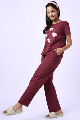 wine-printeded-round-neck-half-sleeves-women-regular-fit-t-shirt-&-pyjama-set