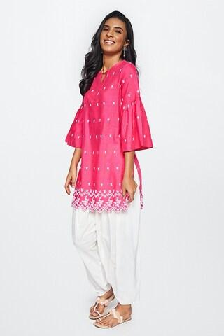 pink-printed-casual-3/4th-sleeves-keyhole-neck-women-regular-fit-tunic