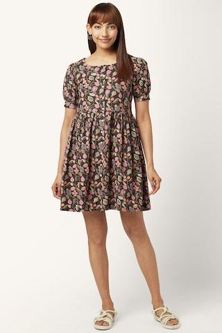 charcoal-printed-round-neck-casual-knee-length-half-sleeves-women-regular-fit-dress