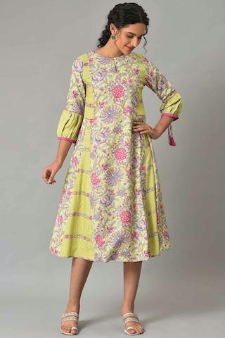 multi-coloured-floral-casual-3/4th-sleeves-round-neck-women-loose-fit-tunic