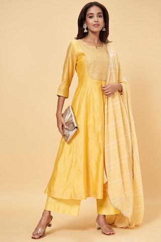 yellow-embroidered-ethnic-3/4th-sleeves-round-neck-women-regular-fit--pant-kurta-dupatta-set