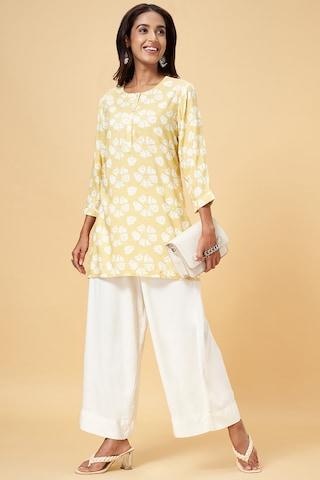 yellow-print-casual-3/4th-sleeves-round-neck-women-regular-fit--tunic