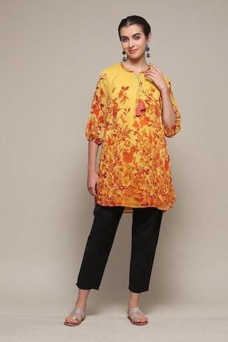 yellow-print-casual-3/4th-sleeves-tie-up-neck-women-straight-fit-tunic