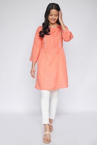 peach-solid-casual-3/4th-sleeves-round-neck-women-flared-fit-tunic