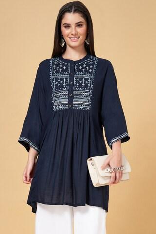 medium-blue-embroidered-casual-3/4th-sleeves-mandarin-women-regular-fit--tunic