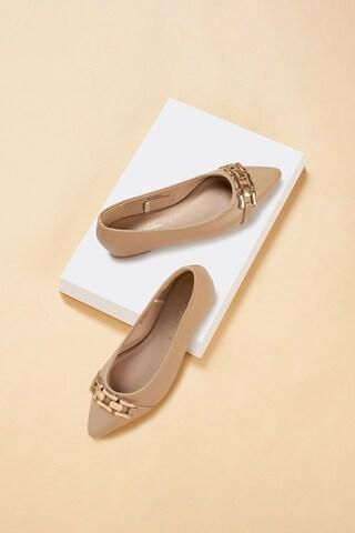 beige-trim-casual-women-flat-shoes