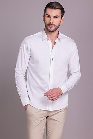 white-knit-shirt