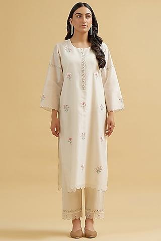 off-white-silk-chanderi-embroidered-kurta-set