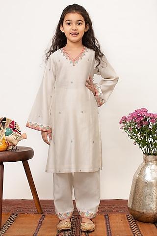 ivory-chanderi-silk-embroidered-kurta-set-for-girls