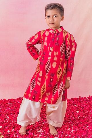 red-chanderi-printed-kurta-set-for-boys