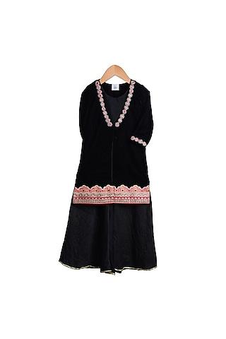 black-embroidered-kurta-set-for-girls