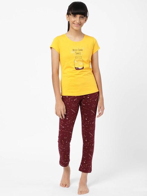 sweet-dreams-kids-yellow-&-maroon-printed-t-shirt-with-pyjamas
