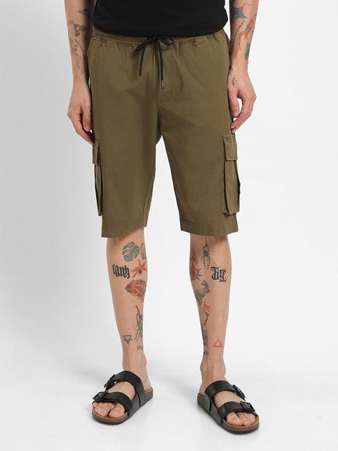 bewakoof-olive-regular-fit-cargo-shorts
