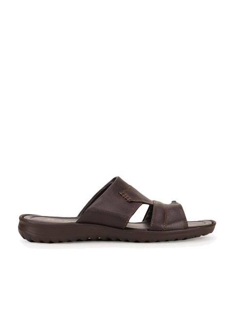 bata-men's-brown-toe-ring-sandals