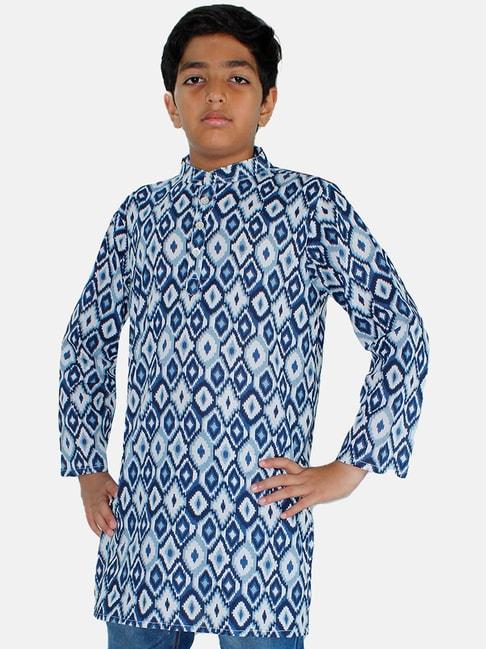 kiddopanti-kids-white-&-blue-printed-full-sleeves-kurta