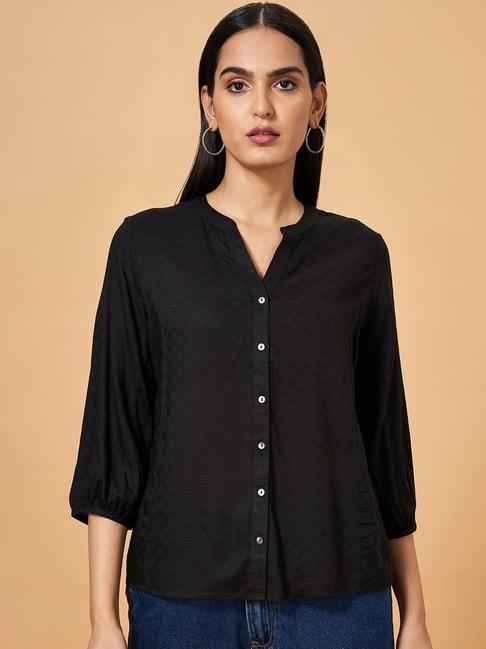 marigold-lane-black-self-pattern-shirt