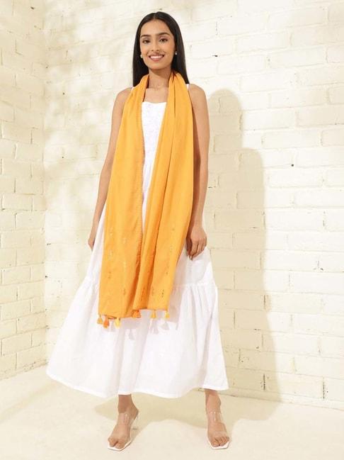fabindia-yellow-cotton-embroidered-stole