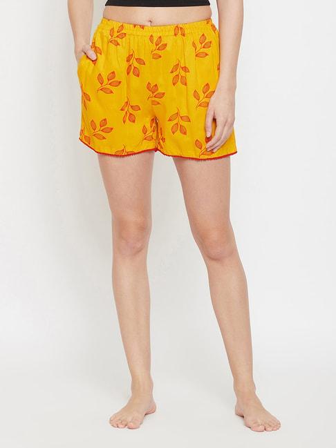 clovia-yellow-printed-shorts
