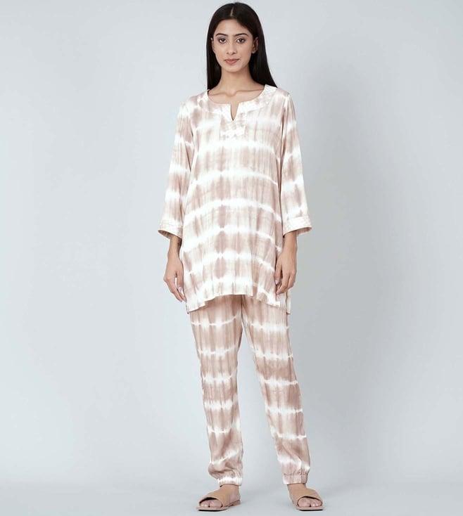 first-resort-by-ramola-bachchan-beige-and-white-tie-dye-lounge-set