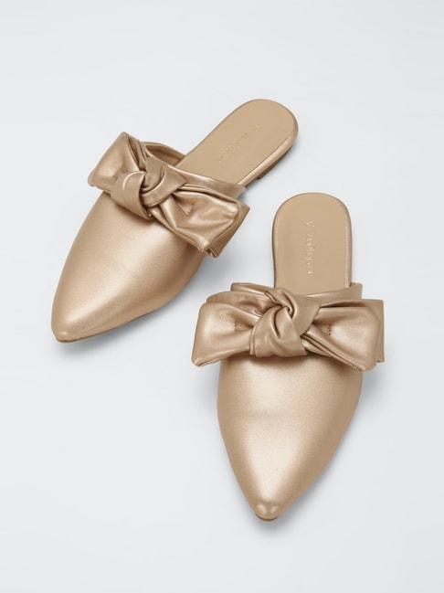 van-heusen-women's-gold-mule-shoes