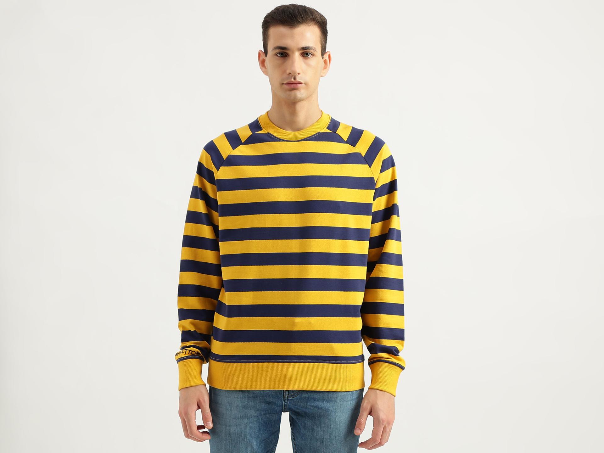 men's-relaxed-fit-round-neck-striped-sweatshirt