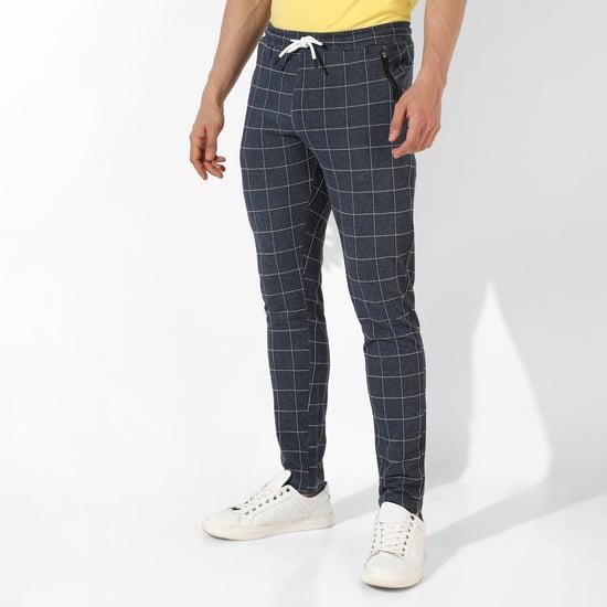 campus-sutra-men-checked-track-pants