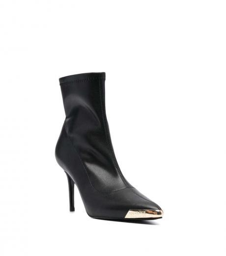 black-pointed-toe-boots