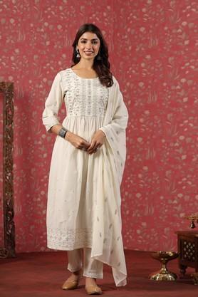 embroidered-cotton-regular-fit-women's-kurta-set---off-white