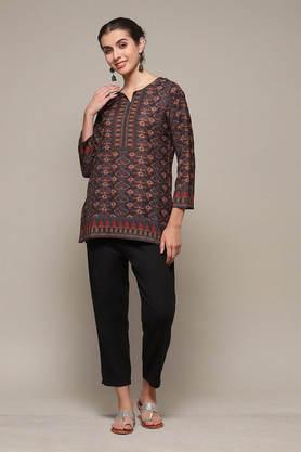printed-polyester-round-neck-women's-kurti---black