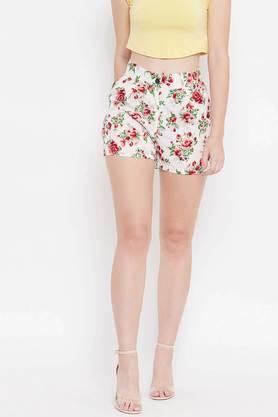 floral-crepe-regular-fit-women's-shorts---white