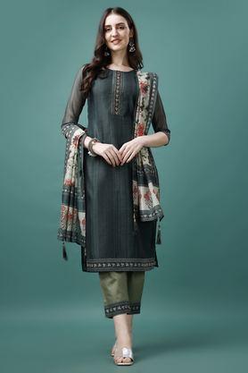 embroidered-calf-length-chanderi-woven-women's-kurta-set---green