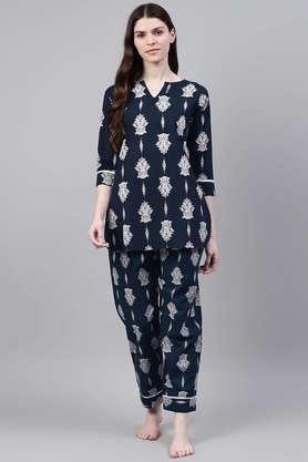 floral-print-cotton-women's-night-suit-set---navy